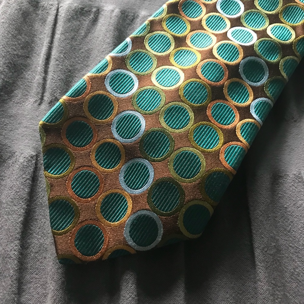 Men’s Silk Tie w/ Circles or polka dots